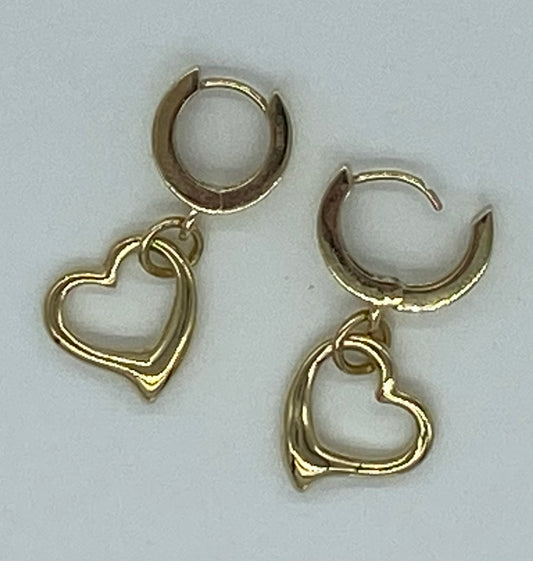 Boucles d’oreilles huggies en or 10K avec cœur en or massif